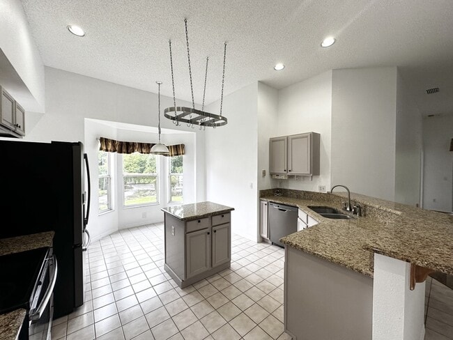 Building Photo - 3880 Becontree Pl