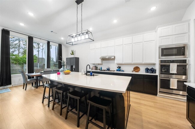 Foto del edificio - 15040 Berry Brk Dr