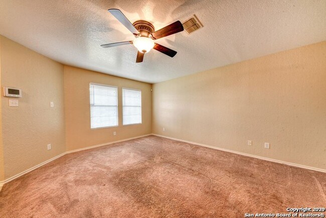 Building Photo - 3 Bedroom/2 1/2 Bath/Amberwood Subdivision