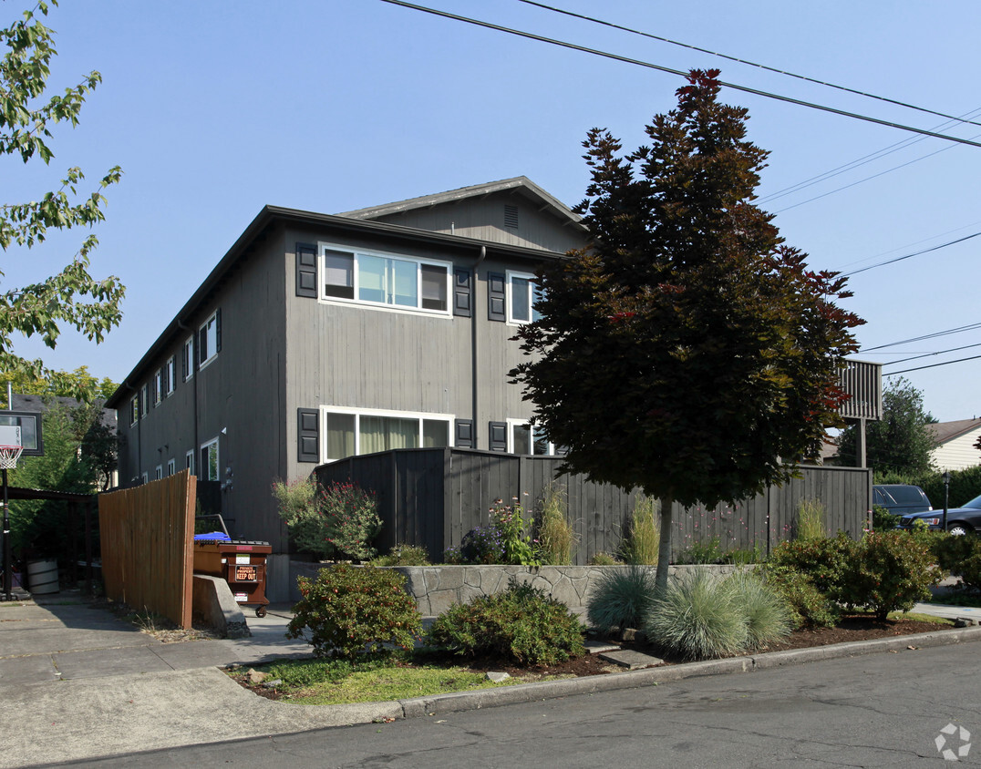 Building Photo - Moreland Apartments