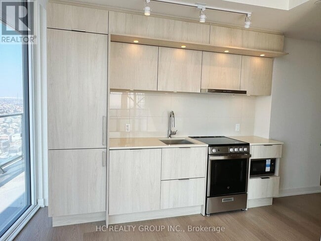 Photo du bâtiment - 448 Burnhamthorpe Rd W