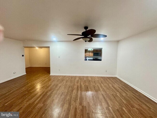 Building Photo - 132 Hampstead Dr