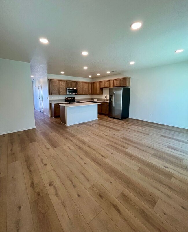 Foto del edificio - Corner Townhome!