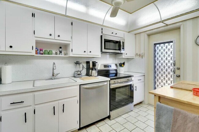 Foto del edificio - 2350 NE 14th St