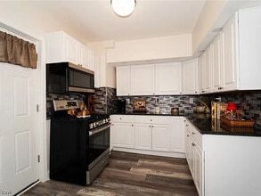 Building Photo - 3647 W 47th St