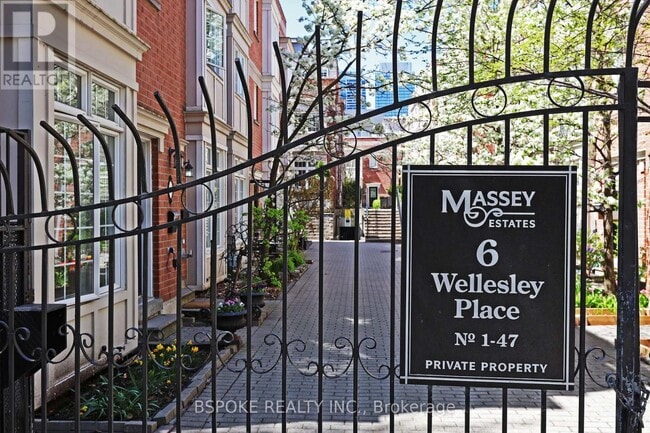 Building Photo - 6-6 Wellesley Pl