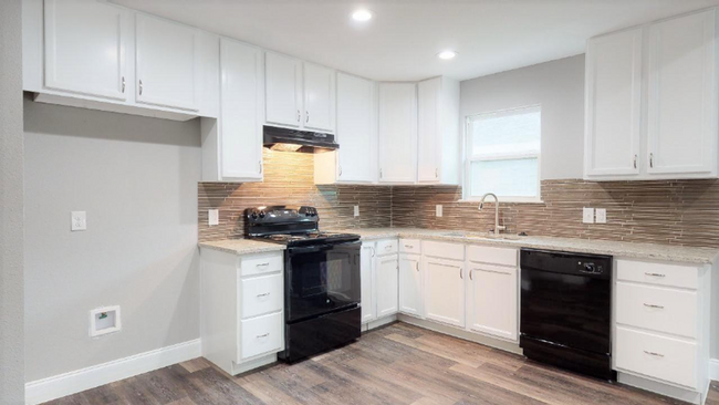 Foto del edificio - 3208 Bourland St