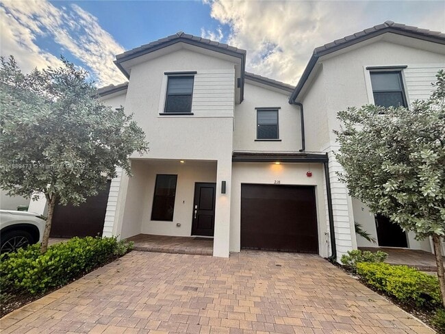 Building Photo - 218 SW 159th Ct