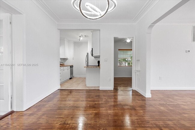 Foto del edificio - 8826 Emerson Ave