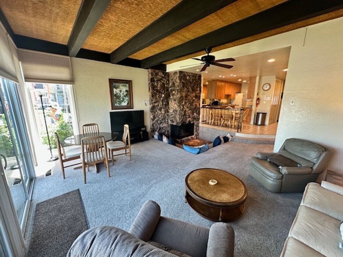 Foto principal - Condo with beautiful channel views and boa...