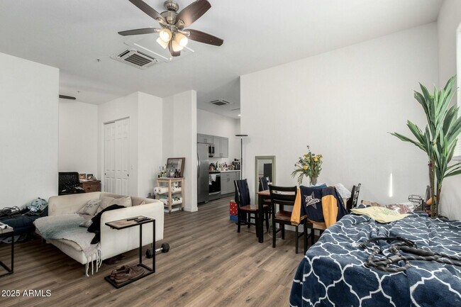 Foto del edificio - 509 W McDowell Rd
