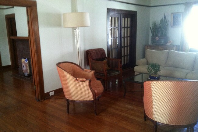 Living room - 4420 Bienville St
