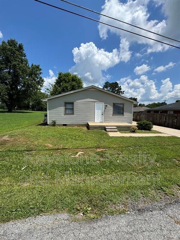 Building Photo - 106 Dickerson Ln