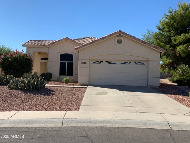 Foto del edificio - 9069 W Behrend Dr