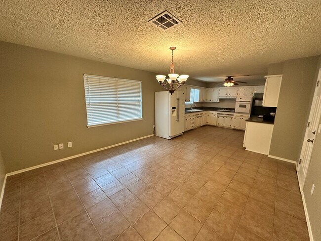 Foto del edificio - 3 Bed 1.5 Bath Home for Rent in SW OKC – N...
