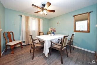 Building Photo - 3839 Sunset Dr