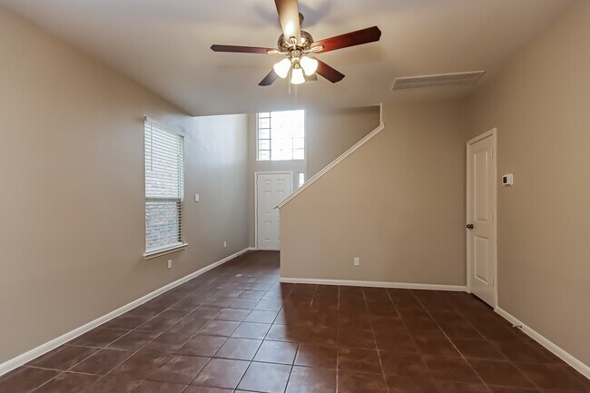 Building Photo - 17115 Amarose Dr