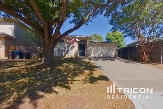 Building Photo - 4025 Tulip Tree Dr Building Photo - 4025 Tulip Tree Dr