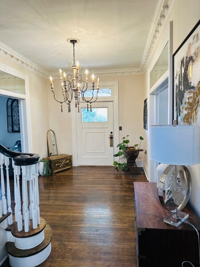 Foto del edificio - 2481 E Cloverdale Prk