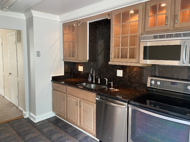 Photo - 6165 Green Hollow Ct (West Springfield, VA) Townhome