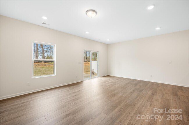 Foto del edificio - 2849 Aubrey St