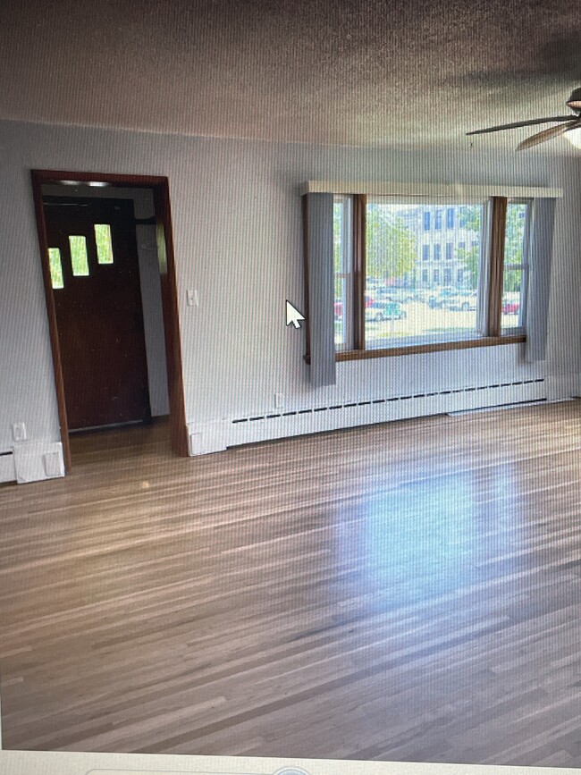 Building Photo - 503 3rd Ave NW