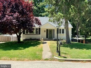 Building Photo - 437 Eastburn Rd