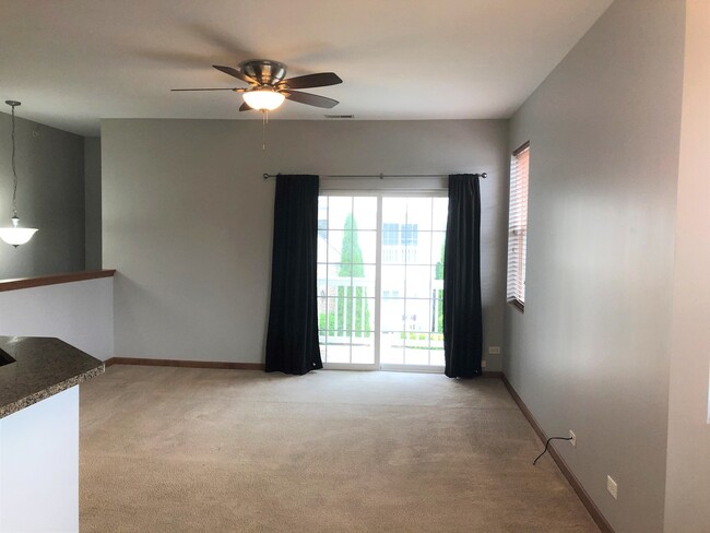 Building Photo - 2220 Aurora Dr