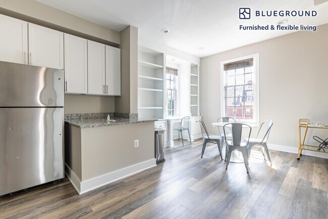 Foto del edificio - 700 Duke St