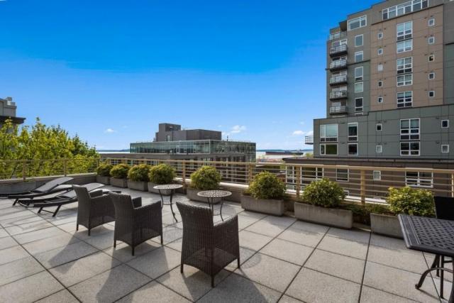 Building Photo - 2 bedroom in Seattle WA 98121
