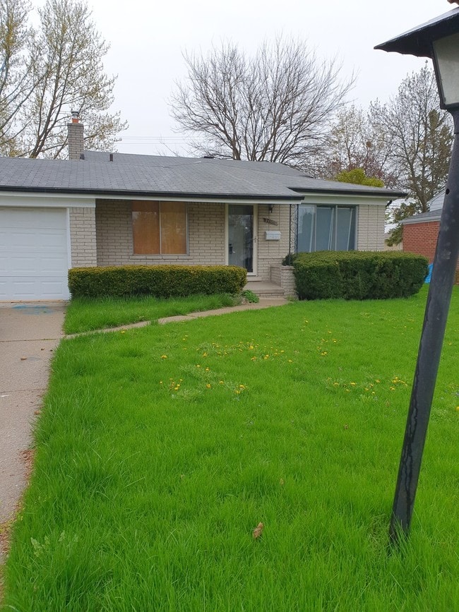 Building Photo - 34850 Dryden Dr