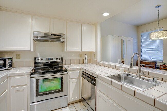 Building Photo - 3641 West Ct