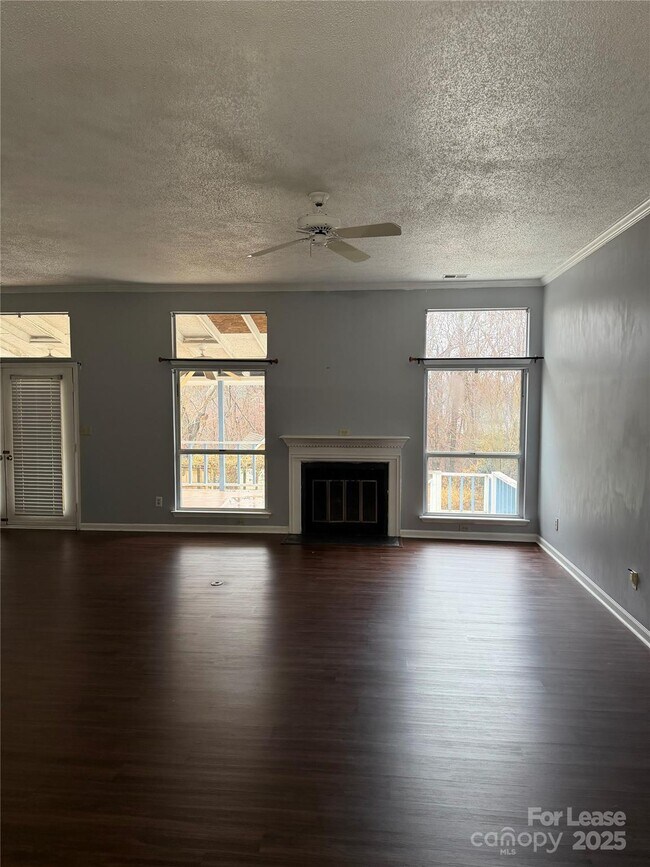 Foto del edificio - 9520 Marshbrooke Rd