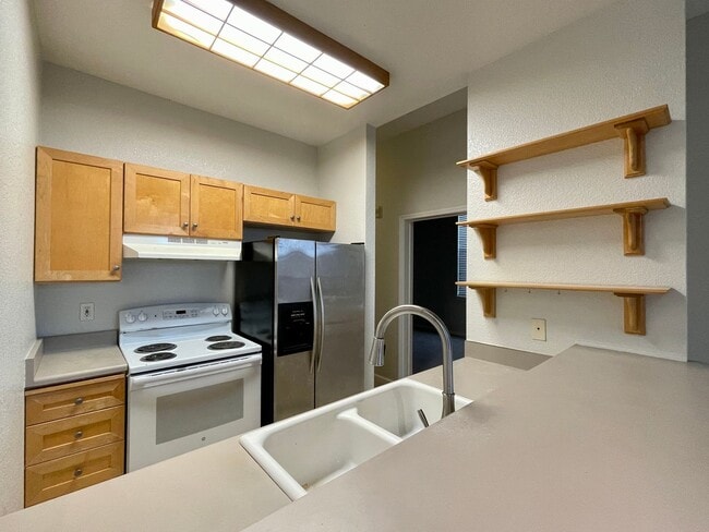 Building Photo - Must See Downtown San Jose End-Unit 2 Bedroom Condo with 2 Ensuite Bathrooms