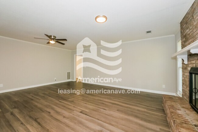 Foto del edificio - 4302 Castlewood Pkwy
