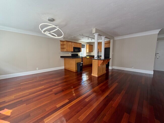 Foto del edificio - 2 Hammond Pond Pkwy