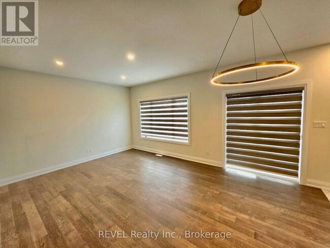 Photo du bâtiment - 6438 Sunshine Cmn