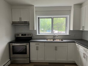 Building Photo - 2150 Lilnan Ct