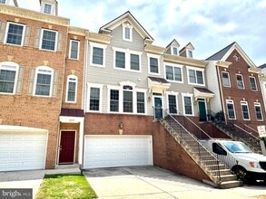 Building Photo - 3381 Beechcliff Dr