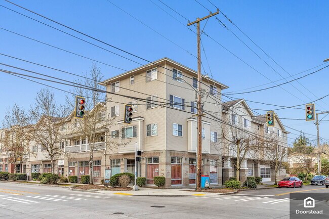 Building Photo - 2401 SW Brandon St
