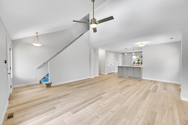 Building Photo - $2,550 - 3 Bed, 2.5 Bath Home in Fredrick ...