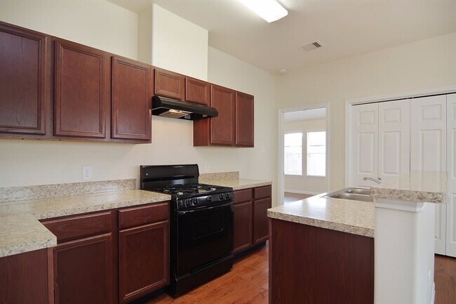 Foto del edificio - 18743 N Lyford Dr