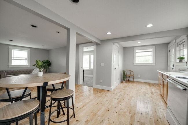 Building Photo - 328 Beck Ave