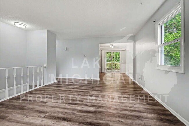 Building Photo - 2555 Ridgemoor Dr SE