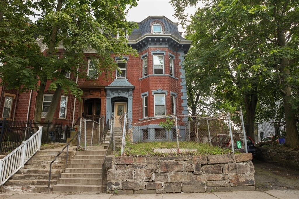 Primary Photo - 43 Clifford St
