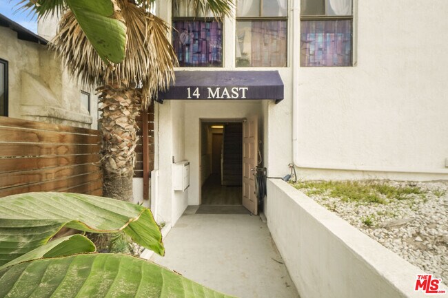 Foto del edificio - 14 Mast St