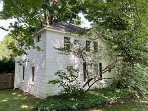 Building Photo - 33 Mill St