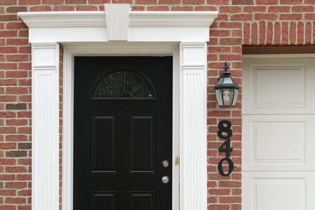 Foto del edificio - 840 Highpointe Cir