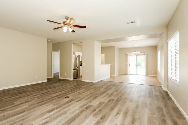 Foto del edificio - 152 Mountain View Rd