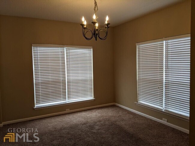 Building Photo - 195 Overlake Ct